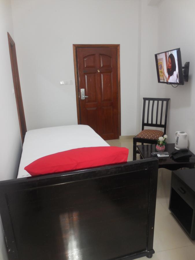 Hotel Bkbg Lome Exterior photo